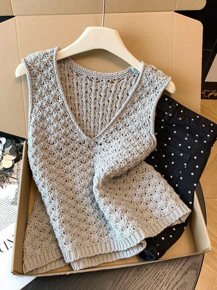 Korean Hollow-Out V-Neck Knit Vest for Women Casual Loose Sleeveless Sweater - Image 2