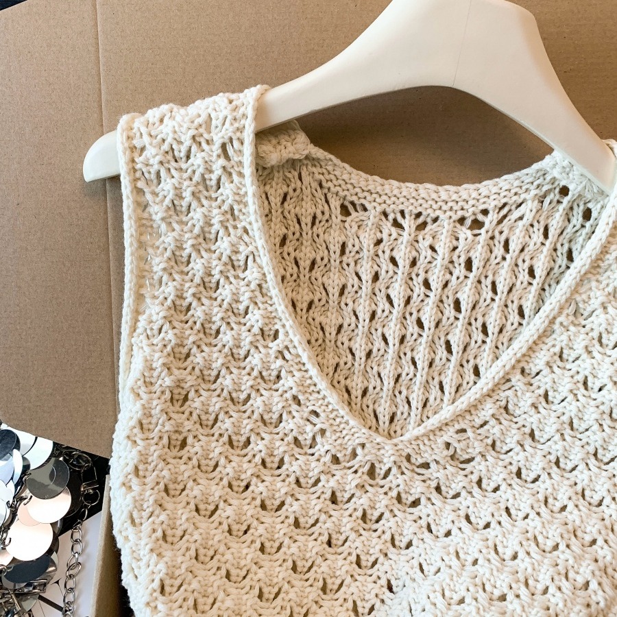 Korean Hollow-Out V-Neck Knit Vest for Women Casual Loose Sleeveless Sweater - Image 4