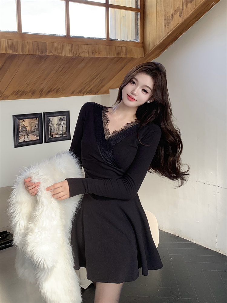 Plus Size V-Neck Lace Trim Little Black Dress - Image 2