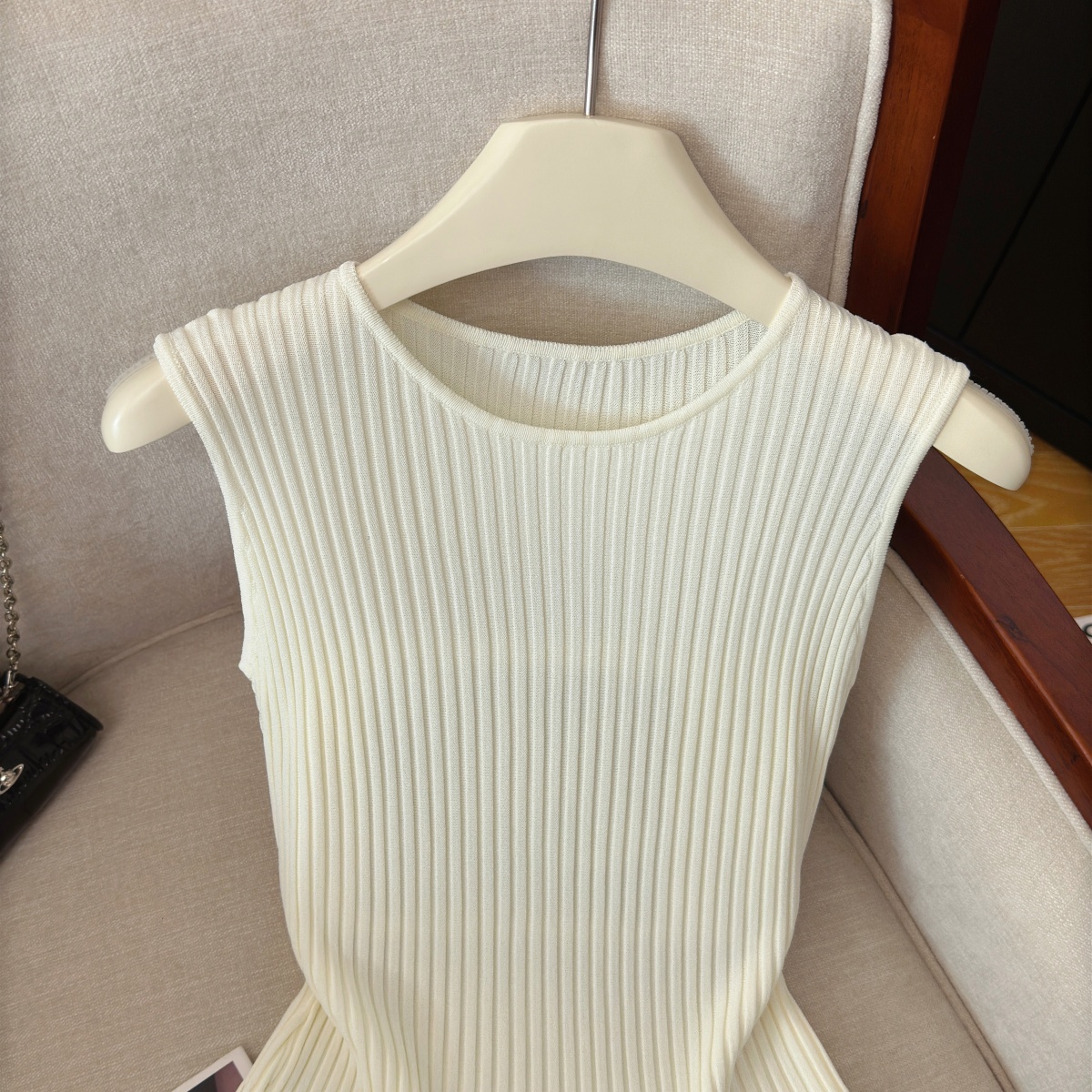 Sleeveless Knit Lace Panel Tank Top for Women Summer New Slimming Pullover - Image 3