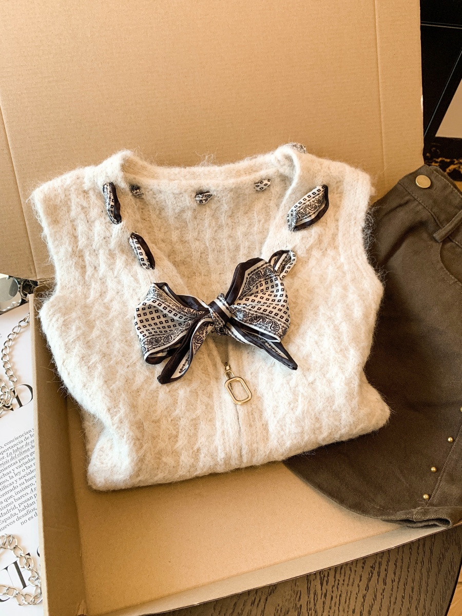 Spring Retro Chic Sleeveless Knit Vest with Scarf and Zipper - Image 2