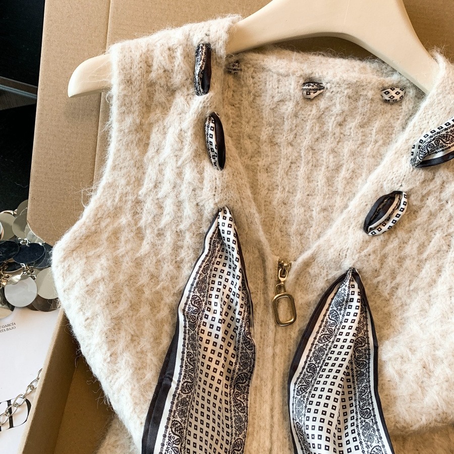 Spring Retro Chic Sleeveless Knit Vest with Scarf and Zipper - Image 5