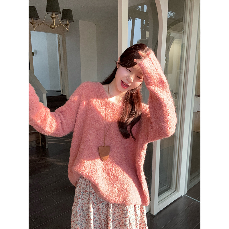 Sweet Pink Knit Sweater and Floral Skirt Two-Piece Set - Image 5
