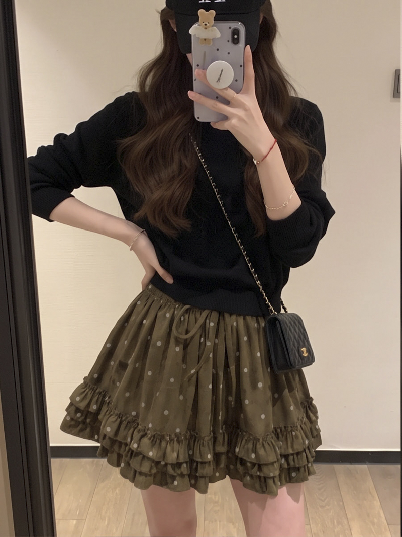 Sweet Ruffle Trim Suede Polka Dot Mini Skirt with Elastic Waist - Style 68bfb5 - Image 2