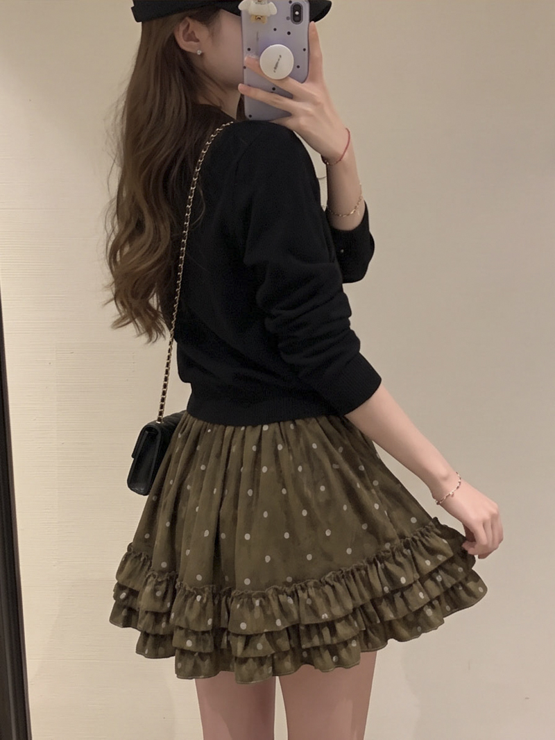 Sweet Ruffle Trim Suede Polka Dot Mini Skirt with Elastic Waist - Style 68bfb5 - Image 3